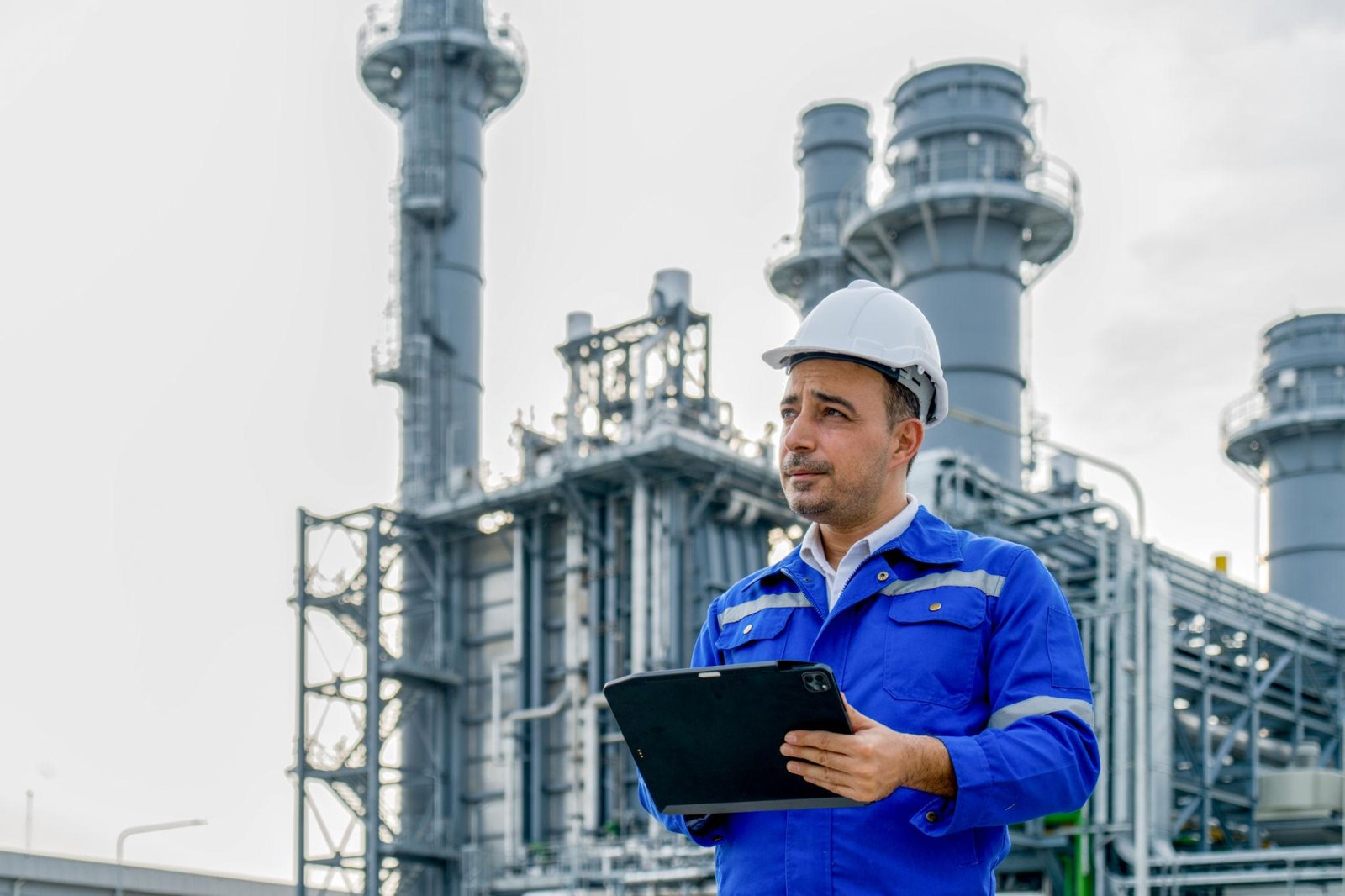 Engineering manpower supporting industrial projects